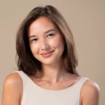 Avatar d’une femme souriante, rayonnante et positive – Sahiya Method, bien-être et lifestyle.