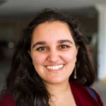 Avatar d’une femme souriante, rayonnante et positive – Sahiya Method, bien-être et lifestyle.